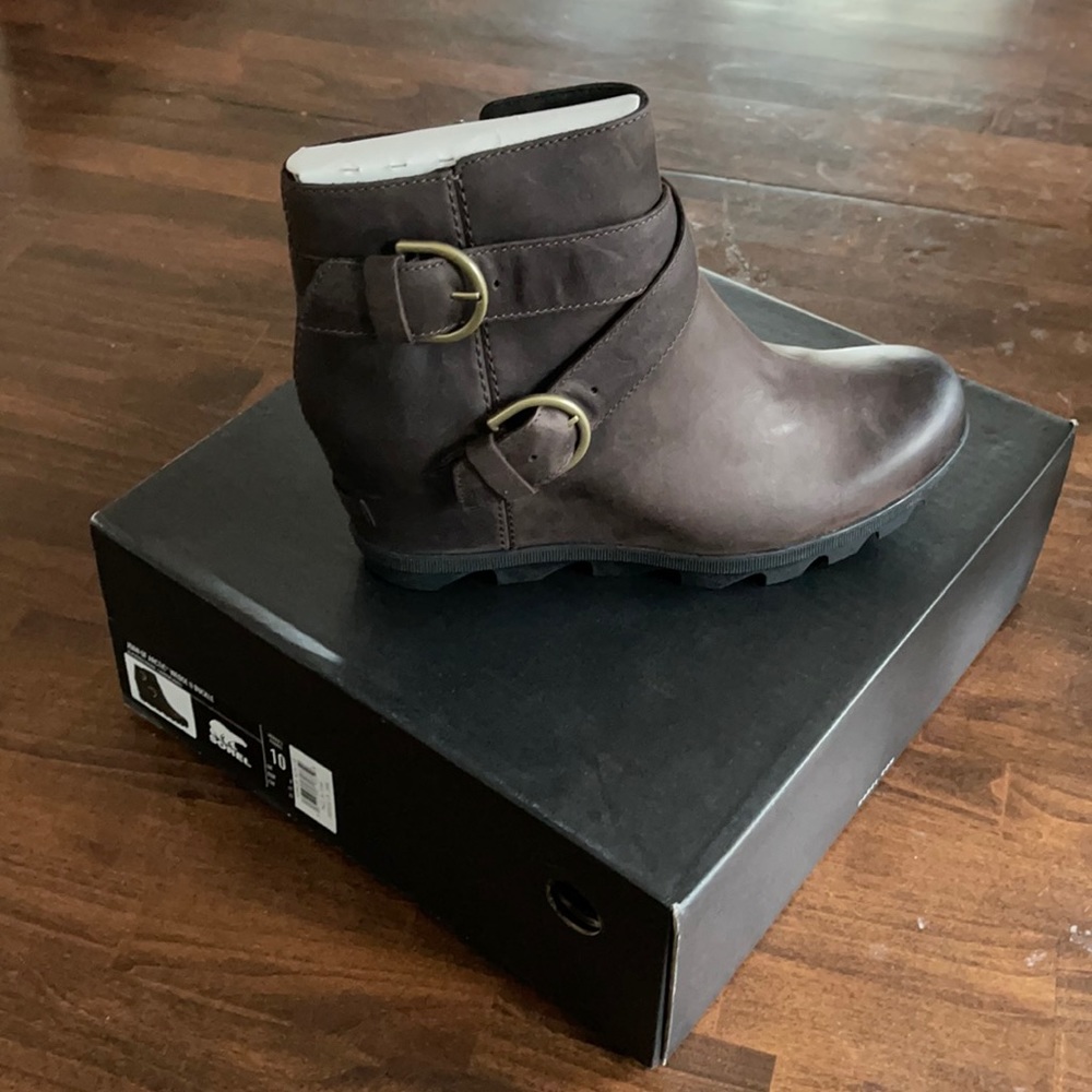 Sorry Joan of Arctic Wedge II Buckle